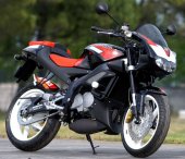 2005 Aprilia Tuono 125 photo